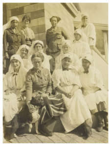 Elsie and nursing sisters 1916